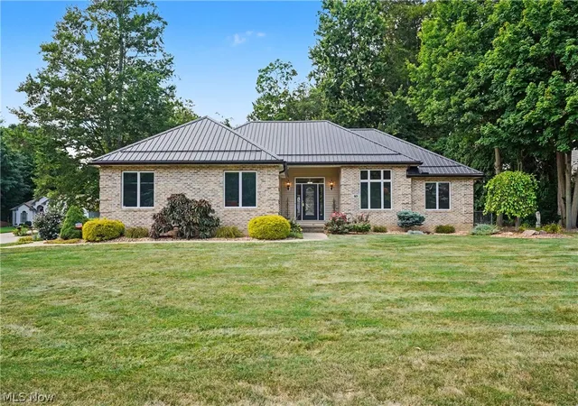 Photo 1 of Single family home for sale at 40 W Maple Dr, Seville, OH 44273 | MLS# 5231899 | Listing updated on 2026-08-25
