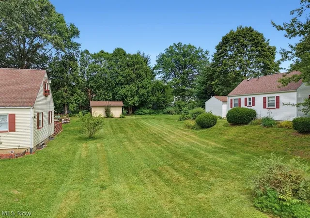 2nd image of 2755 Springfield Lake Dr, Akron, OH 44312 | MLS# 5232406