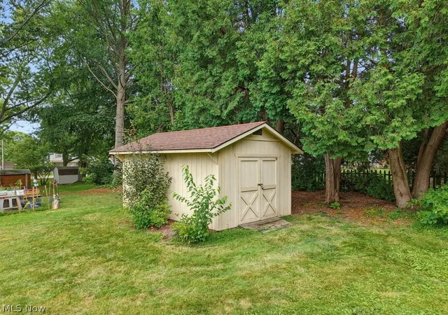 3rd image of 2755 Springfield Lake Dr, Akron, OH 44312 | MLS# 5232406