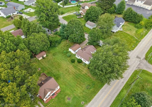 4th image of 2755 Springfield Lake Dr, Akron, OH 44312 | MLS# 5232406