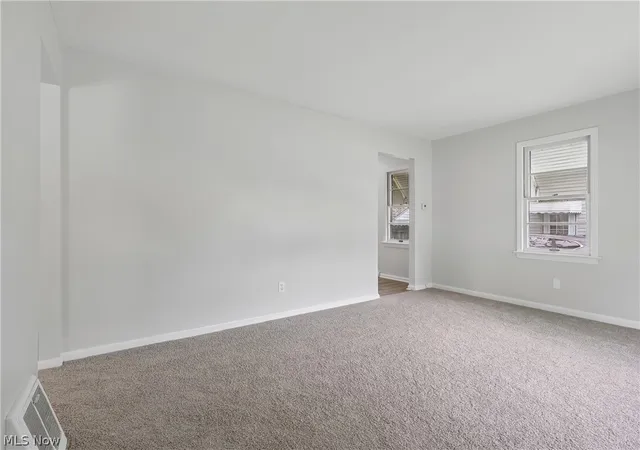 3rd image of 1237 Easton Dr, Akron, OH 44310 | MLS# 5232434