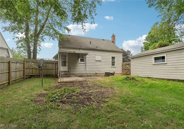 5th image of 1237 Easton Dr, Akron, OH 44310 | MLS# 5232434
