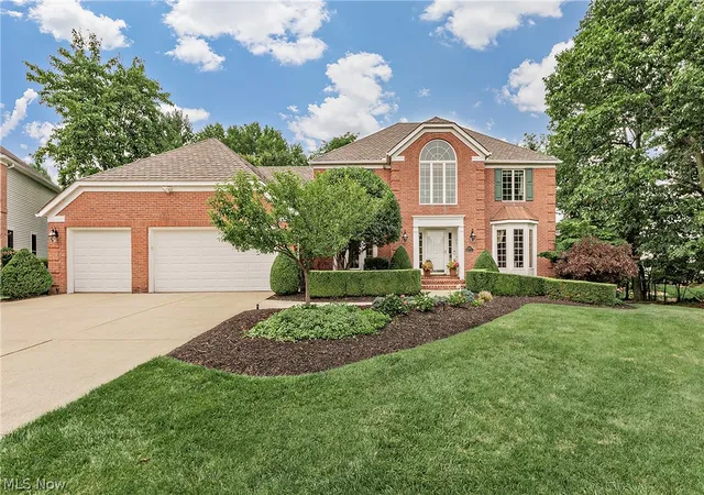 2nd image of 19165 Ridgeline Ct, Strongsville, OH 44136 | MLS# 5231506