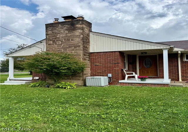 Photo 2 of Single family home for sale at 701 Coitsville Rd, Campbell, OH 44405 | MLS# 5231901 | Listing updated on 2026-09-22