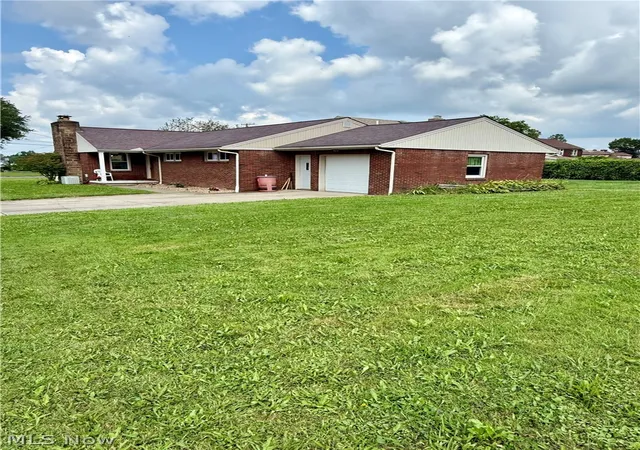 Photo 4 of Single family home for sale at 701 Coitsville Rd, Campbell, OH 44405 | MLS# 5231901 | Listing updated on 2026-09-22