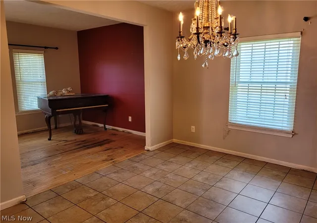 Photo 2 of Single family home for sale at 124 Slate Dr, Berea, OH 44017 | MLS# 5232214 | Listing updated on 2026-08-18