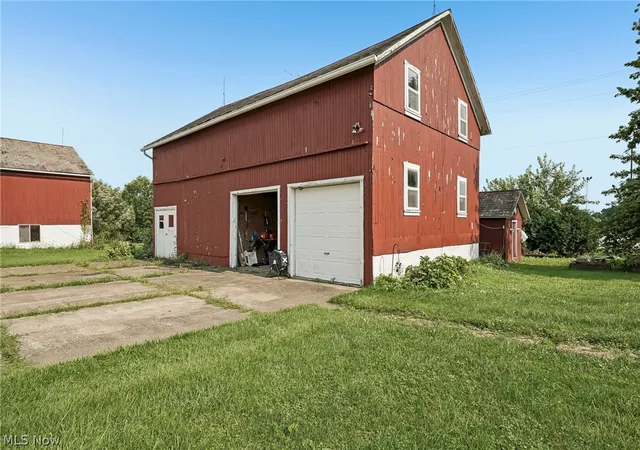Photo 3 of Single family home for sale at 11685 Lisbon Rd, Salem, OH 44460 | MLS# 5232114 | Listing updated on 2026-10-01