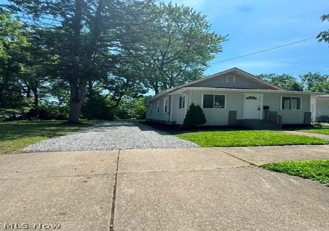 2nd image of 1079 Peerless Ave, Akron, OH 44320 | MLS# 5232514