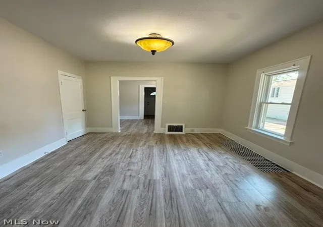 4th image of 1079 Peerless Ave, Akron, OH 44320 | MLS# 5232514