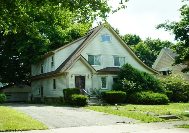 2nd image of 531 Sunset View Dr, Akron, OH 44720 | MLS# 5232385