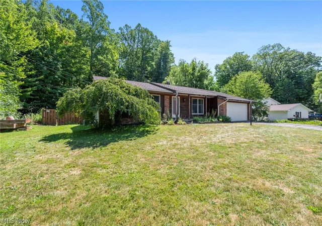 2nd image of 9720 Fox Hill Trl, Concord Township, OH 44060 | MLS# 5232135