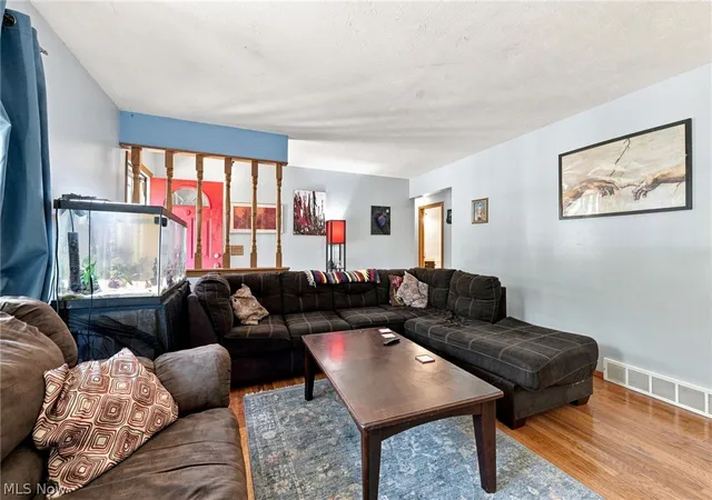 5th image of 9720 Fox Hill Trl, Concord Township, OH 44060 | MLS# 5232135