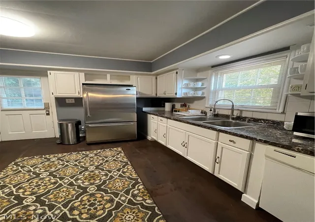 2nd image of 863 Medford Rd, Cleveland, OH 44121 | MLS# 5232553