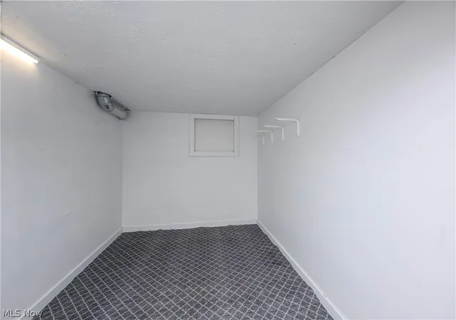 30th image of 320 Oak St, Uhrichsville, OH 44683 | MLS# 5232371