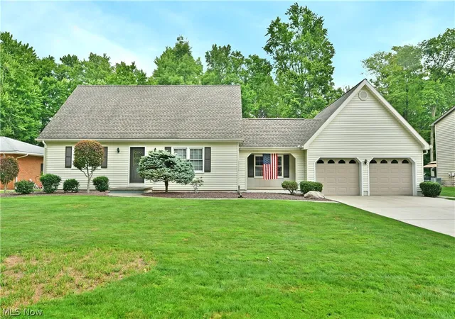 1st image of 224 Old Oak Dr, Cortland, OH 44410 | MLS# 5232362