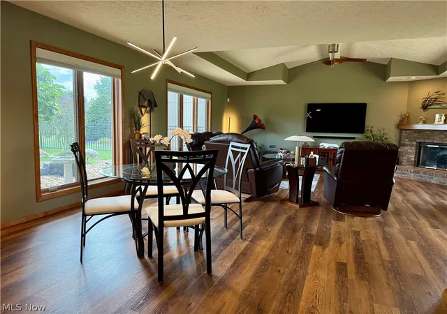 Photo 4 of Sale Pending at 33065 Cobblestone Cir, North Ridgeville, OH 44039 | MLS# 5232495 | Listing updated on 2026-08-28