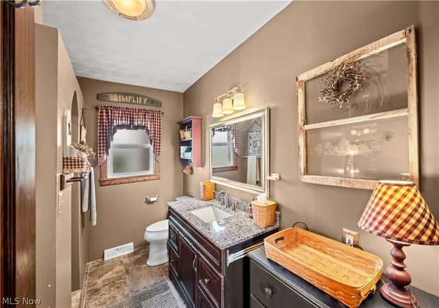 Photo 3 of Single family home for sale at 1811 Washington Blvd, Belpre, OH 45714 | MLS# 5232517 | Listing updated on 2026-07-31