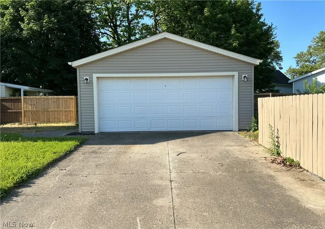 Photo 3 of Sale Pending at 2140 W 47th Street, Cleveland, OH 44102 | MLS# 5223922 | Listing updated on 2026-08-24