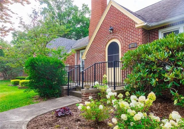 Photo 2 of Sale Pending at 477 Woodward Ave, Mansfield, OH 44903 | MLS# 5231119 | Listing updated on 2026-08-25