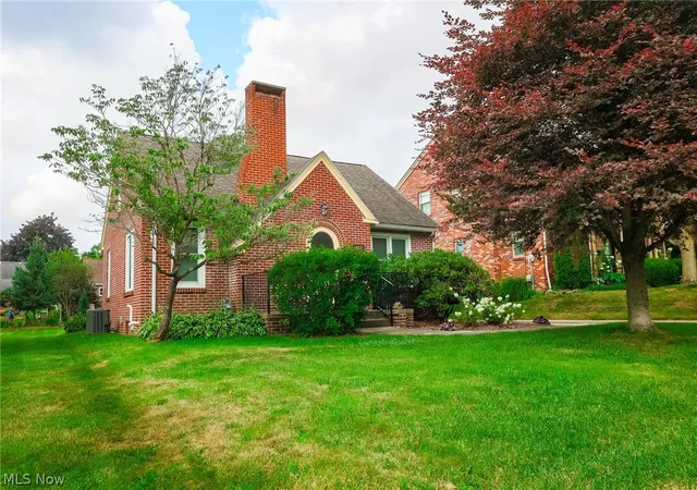 Photo 5 of Sale Pending at 477 Woodward Ave, Mansfield, OH 44903 | MLS# 5231119 | Listing updated on 2026-08-25