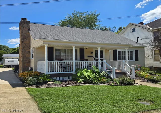 Photo 1 of Sale Pending at 421 Williams Ave, Williamstown, WV 26187 | MLS# 5232373 | Listing updated on 2026-08-06