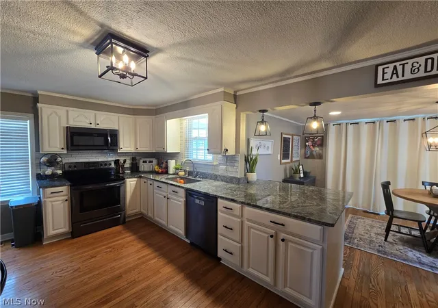 Photo 3 of Sale Pending at 421 Williams Ave, Williamstown, WV 26187 | MLS# 5232373 | Listing updated on 2026-08-06