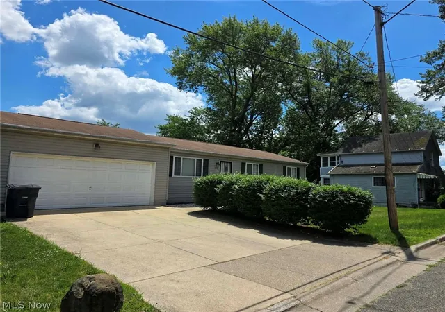 1st image of 1895 Ritzman Ct, Akron, OH 44314 | MLS# 5232477