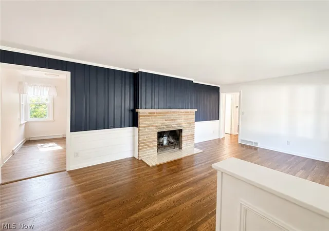 Photo 3 of Sale Pending at 340 Kenwood Ave, Akron, OH 44313 | MLS# 5232166 | Listing updated on 2026-08-23
