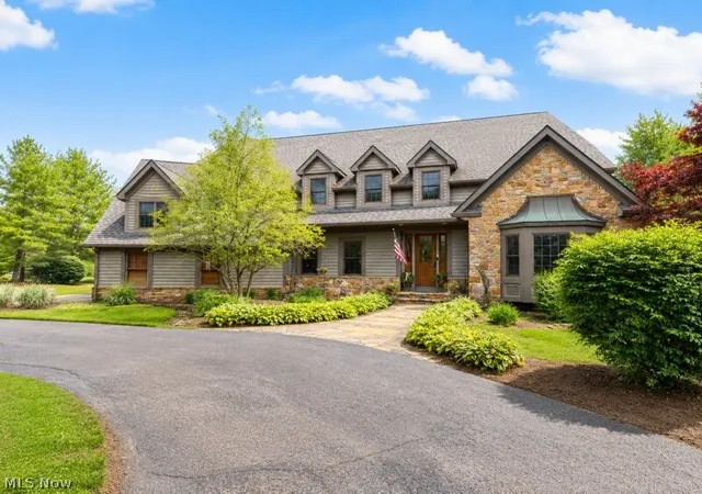 1st image of 11205 Hampton Ridge Dr, Chardon, OH 44024 | MLS# 5232684