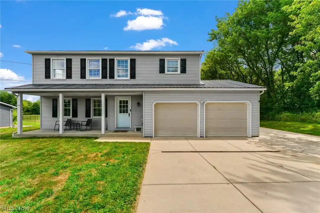 Single family home for sale at 10393 Rapp Rd, New Middletown, OH 44442 | MLS# 5232081