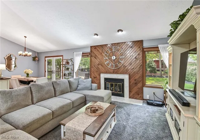 4th image of 14855 Hartford Trl, Strongsville, OH 44136 | MLS# 5209733