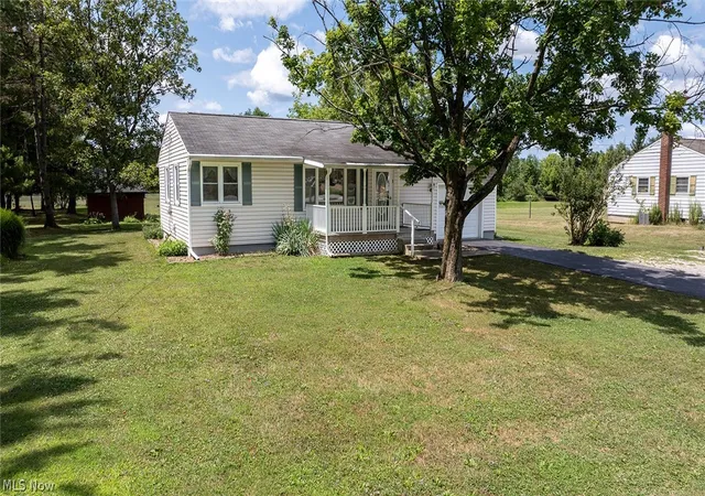 Photo 2 of Sale Pending at 4044 Avon Lake Rd, Litchfield, OH 44253 | MLS# 5232502 | Listing updated on 2026-09-01