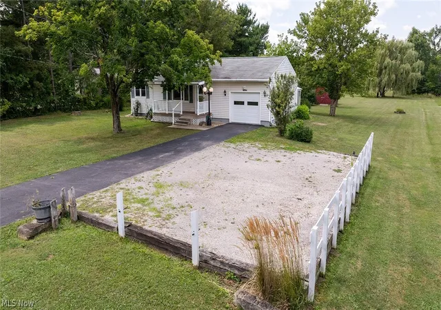 Photo 3 of Sale Pending at 4044 Avon Lake Rd, Litchfield, OH 44253 | MLS# 5232502 | Listing updated on 2026-09-01