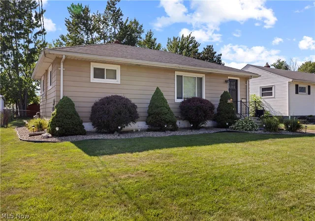 4th image of 374 White Oak Dr, Elyria, OH 44035 | MLS# 5232558