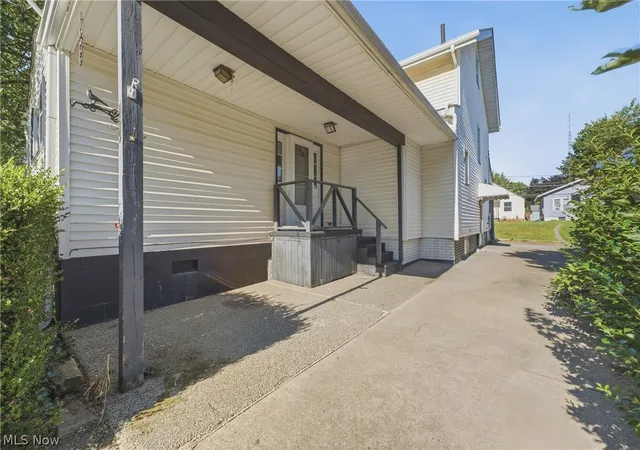 Photo 3 of Sale Pending at 1228 Concord Ave SW, Canton, OH 44710 | MLS# 5232679 | Listing updated on 2026-08-21
