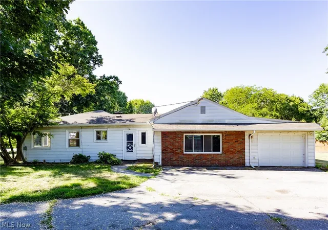Photo 1 of Single family home for sale at 71 Sivon Dr, Painesville, OH 44077 | MLS# 5232602 | Listing updated on 2026-09-25