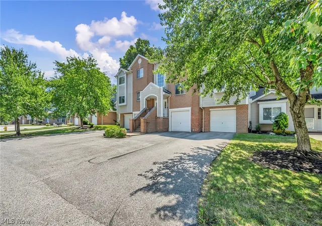 Photo 3 of Condo for sale at 356 Village Pointe Dr #C, Akron, OH 44313 | MLS# 5232706 | Listing updated on 2026-08-04
