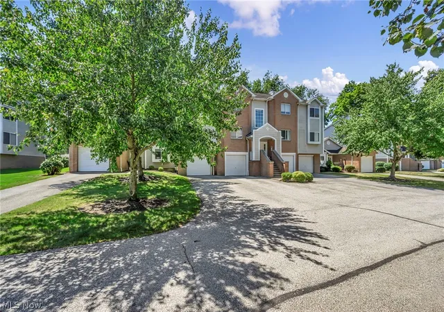 Photo 3 of Condo for sale at 356 Village Pointe Dr #C, Akron, OH 44313 | MLS# 5232706 | Listing updated on 2026-08-04