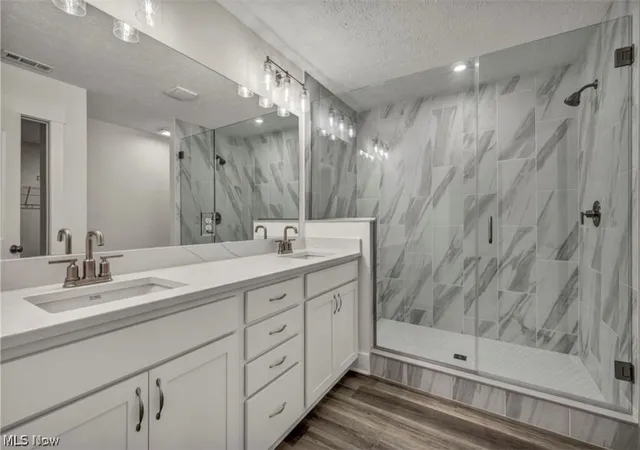 Photo 8 of Townhouse for sale at 2081 Glenmont Dr, Brunswick, OH 44212 | MLS# 5230912 | Listing updated on 2026-08-24