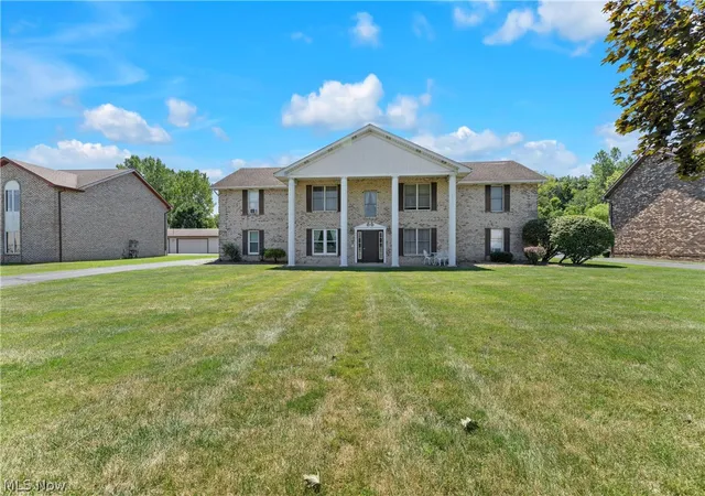 Photo 2 of Condo for sale at 900 Pearson Cir #1, Youngstown, OH 44512 | MLS# 5232323 | Listing updated on 2026-08-27