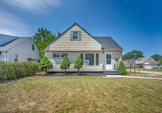 Photo 3 of Single family home for sale at 756 E 249th Street, Euclid, OH 44123 | MLS# 5232766 | Listing updated on 2026-08-22