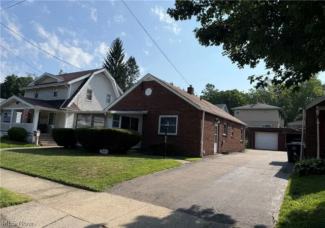 Photo 2 of Single family home for sale at 1263 Dayton St, Akron, OH 44310 | MLS# 5232809 | Listing updated on 2026-08-04