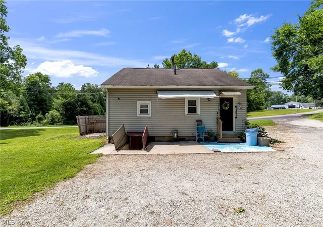 Photo 2 of Sale Pending at 561 Mansfield Lucas Rd, Mansfield, OH 44907 | MLS# 5232501 | Listing updated on 2026-09-01