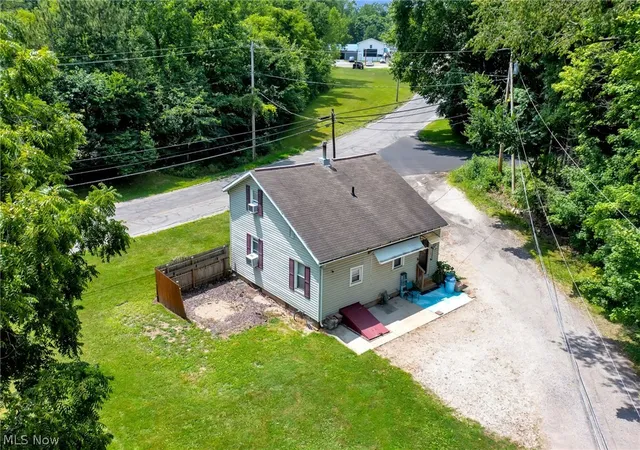 Photo 4 of Sale Pending at 561 Mansfield Lucas Rd, Mansfield, OH 44907 | MLS# 5232501 | Listing updated on 2026-09-01