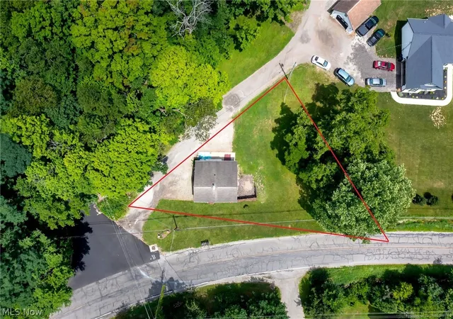 Photo 5 of Sale Pending at 561 Mansfield Lucas Rd, Mansfield, OH 44907 | MLS# 5232501 | Listing updated on 2026-09-01