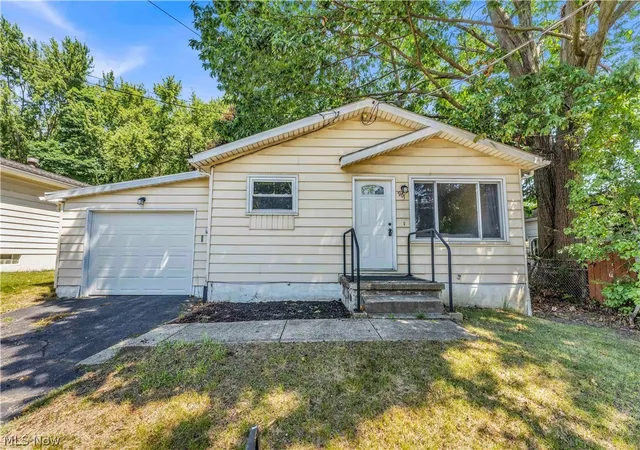 Photo 1 of Single family home for sale at 901 Jean Ave, Akron, OH 44310 | MLS# 5231449 | Listing updated on 2026-09-01