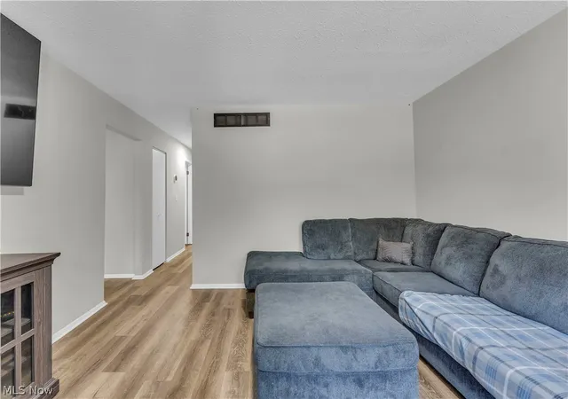 Photo 3 of Single family home for sale at 901 Jean Ave, Akron, OH 44310 | MLS# 5231449 | Listing updated on 2026-09-01