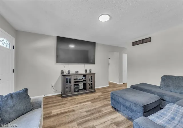 Photo 3 of Single family home for sale at 901 Jean Ave, Akron, OH 44310 | MLS# 5231449 | Listing updated on 2026-09-01
