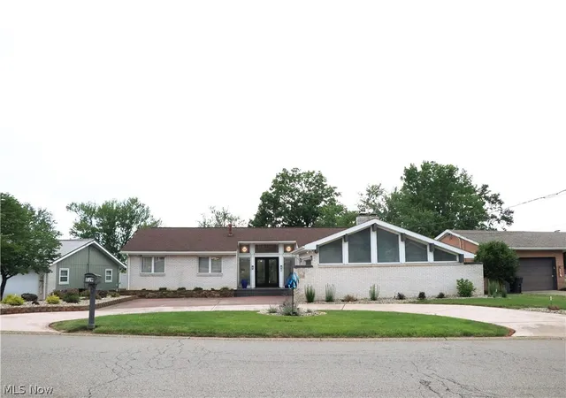 Photo 1 of Sale Pending at 189 Highland Hills Dr, Follansbee, WV 26037 | MLS# 5218943 | Listing updated on 2026-08-03