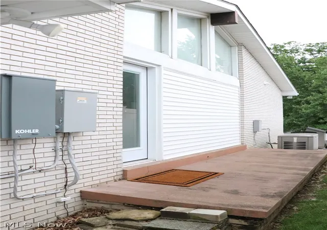 Photo 4 of Sale Pending at 189 Highland Hills Dr, Follansbee, WV 26037 | MLS# 5218943 | Listing updated on 2026-08-03